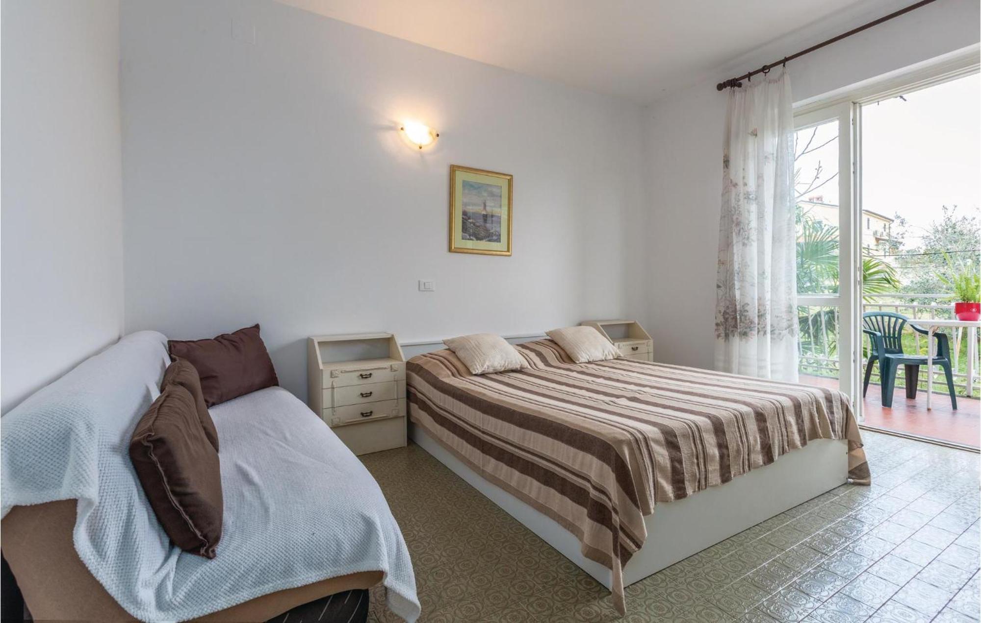 2 Bedroom Pet Friendly Apartment In Lovrecica מראה חיצוני תמונה